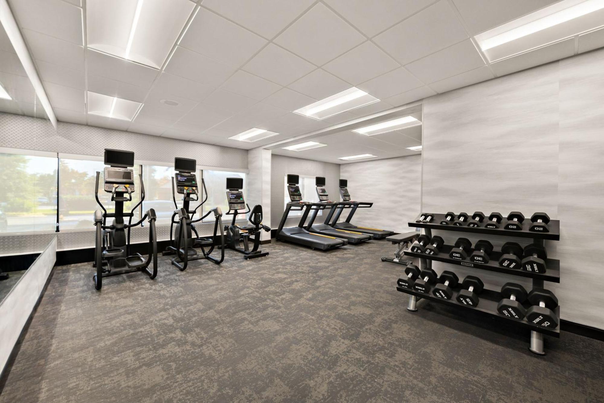 Fairfield By Marriott Chesapeake Hotel Exterior photo