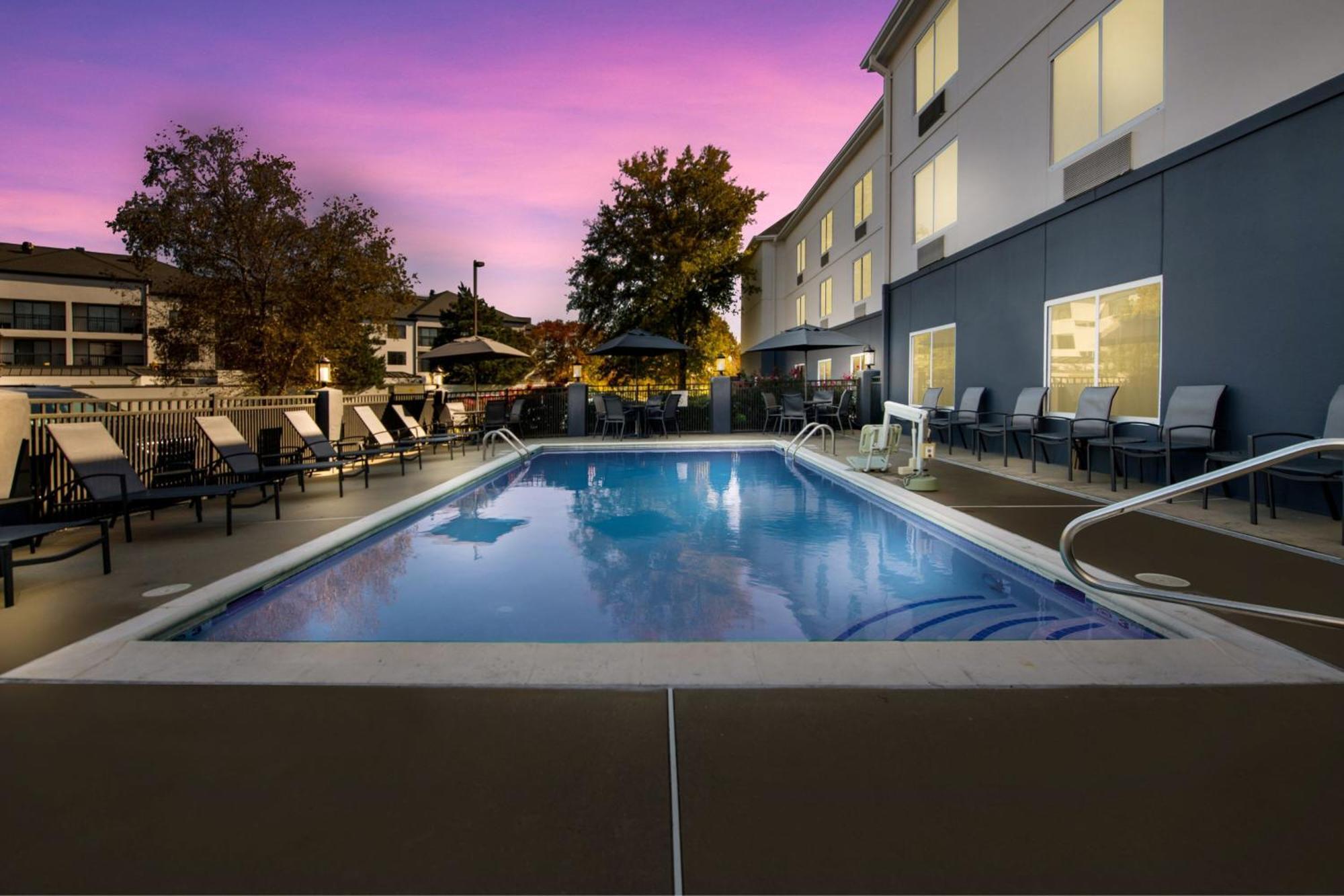 Fairfield By Marriott Chesapeake Hotel Exterior photo