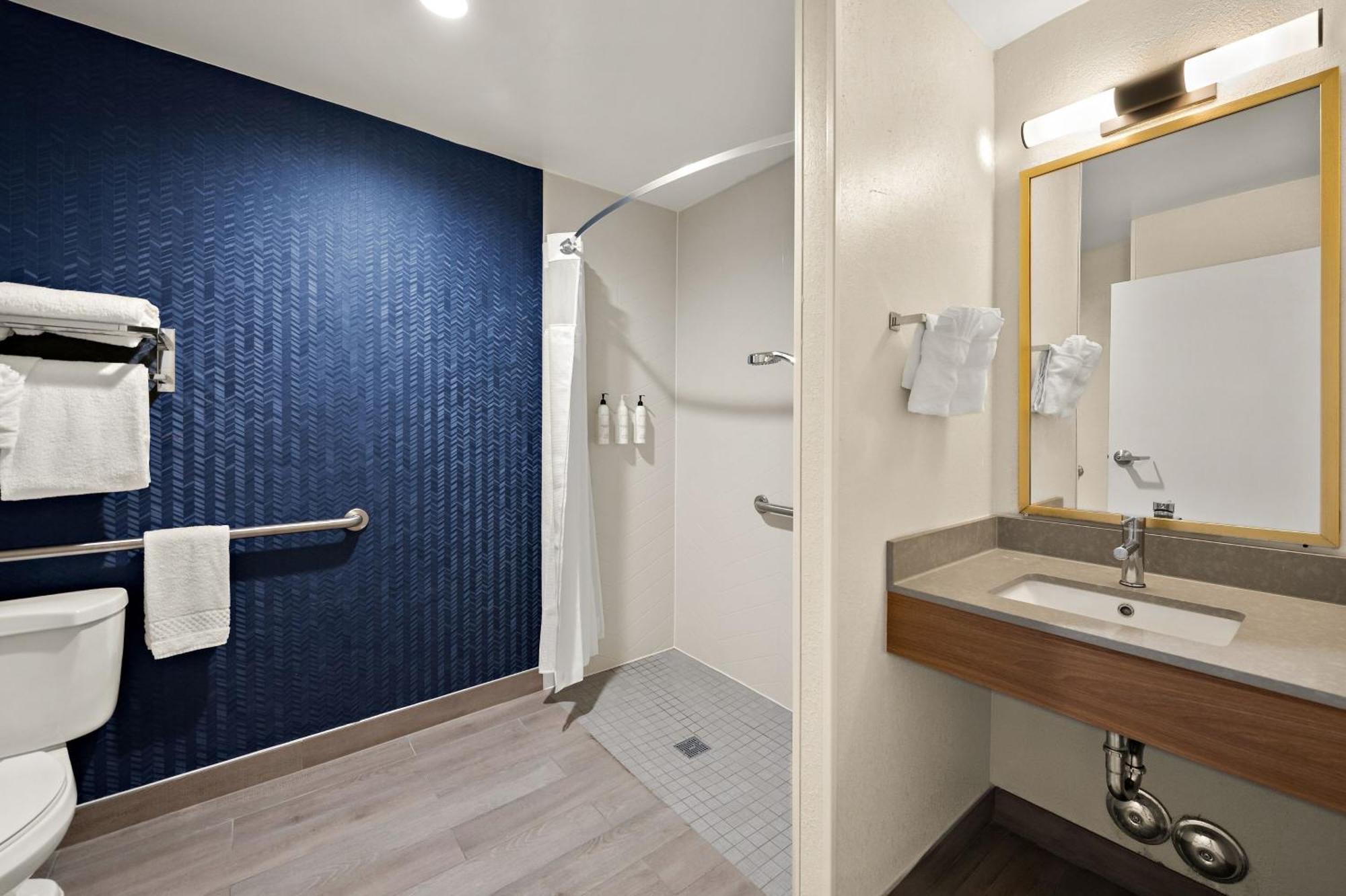 Fairfield By Marriott Chesapeake Hotel Exterior photo
