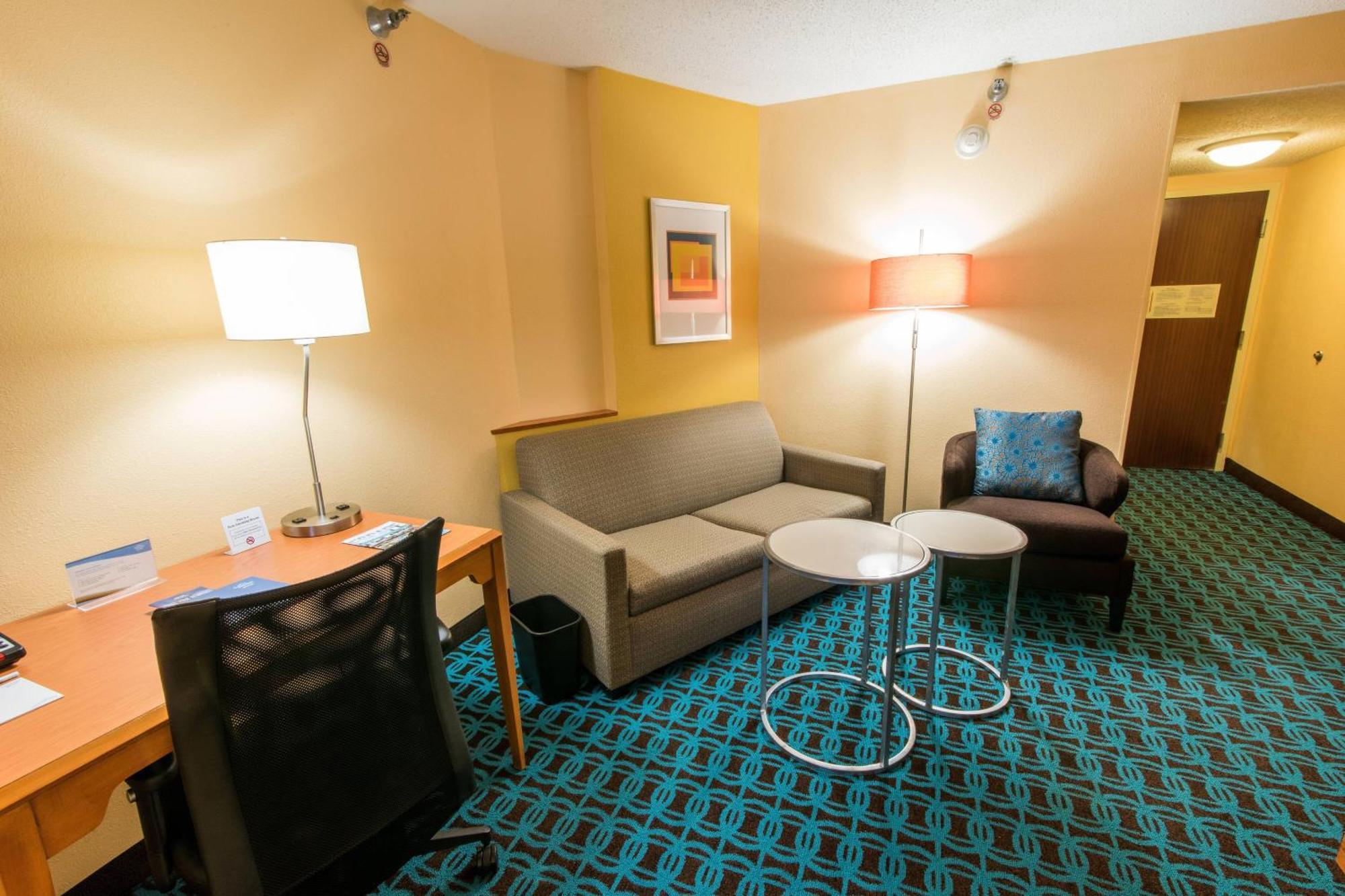 Fairfield By Marriott Chesapeake Hotel Exterior photo