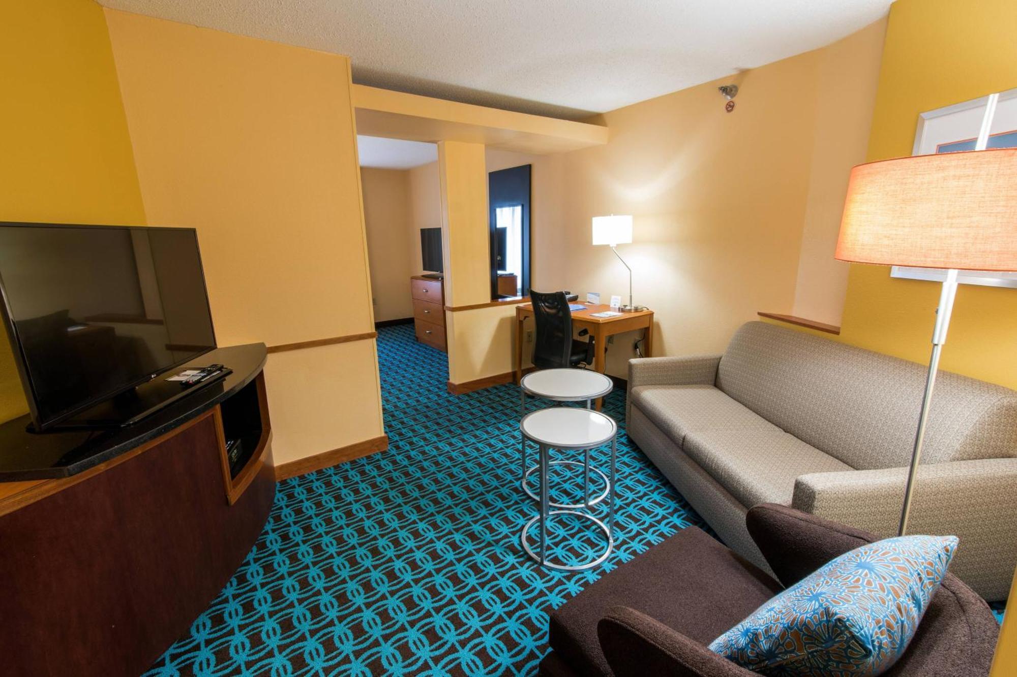 Fairfield By Marriott Chesapeake Hotel Exterior photo